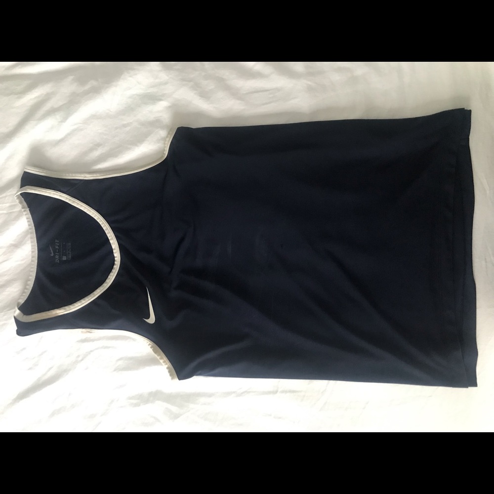 Nike sleeveless t…. Large tank top